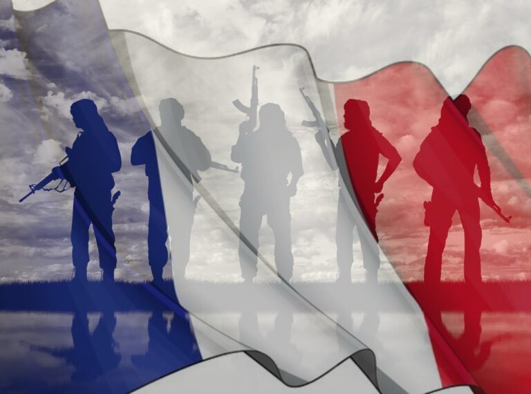 FRANSA, DEAŞ’A GÖZ YUMMUŞ