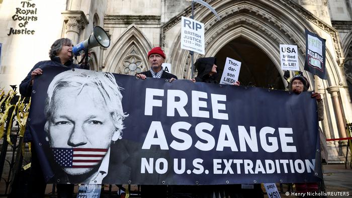 Assange, ABD’ye İade Ediliyor